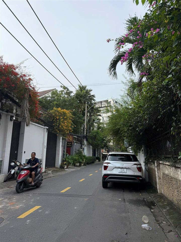 Bán chia tài sản  bán nhà đường thảo điền quận 2  diện tích 20*37m cn 542m2  giá 62 tỷ