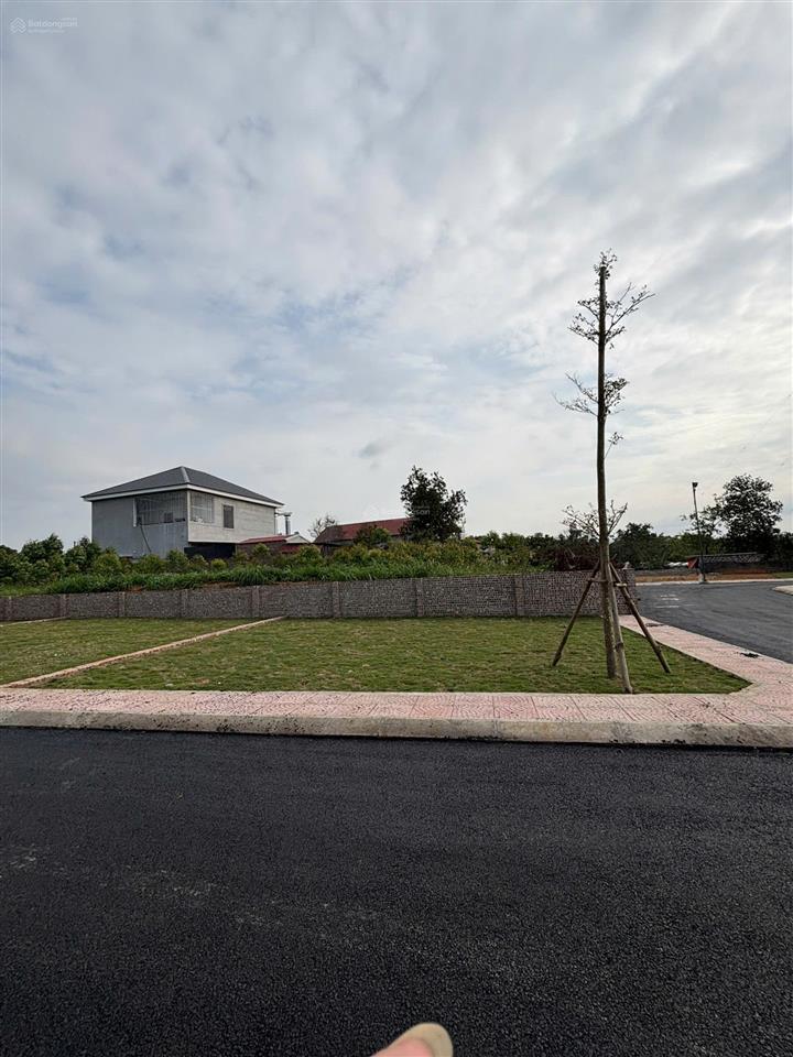 Đất đẹp đường thông tứ phía, giá quá rẻ