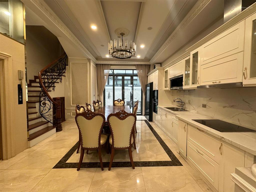 Cho thuê biệt thự liền kề nguyệt quế full đồ, có thang máy bên hồ harmony 96m2 giá 40tr/ tháng