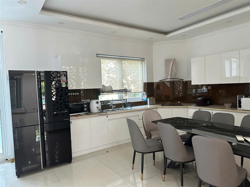 Cho thuê biệt thự song lập hoa sữa 200m2 giá chỉ 36tr/ tháng  0903 257 ***