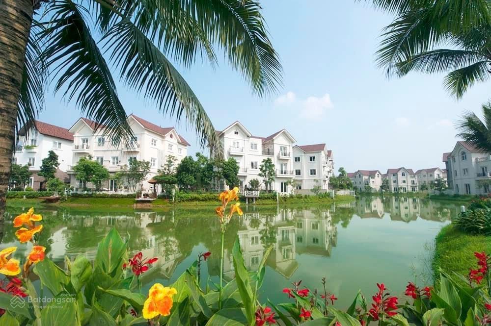 Bán biệt thự song lập hoa sữa view sông rộng 225m2 full nội thất giá nhỉnh 390tr/m2  0903 257 ***