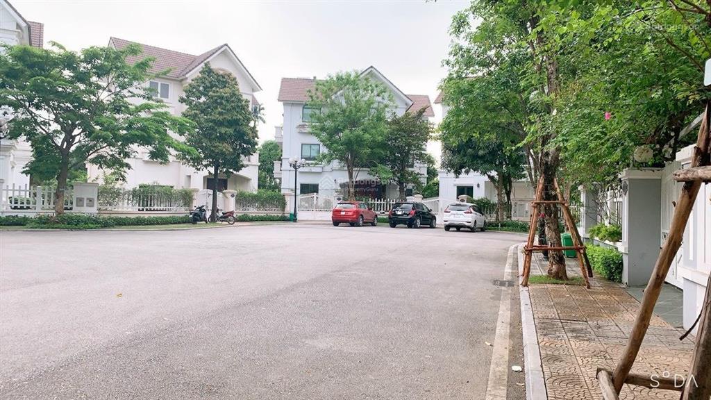 Bán biệt thự song lập hoa sữa view sông rộng 225m2 full nội thất giá nhỉnh 390tr/m2  0903 257 ***