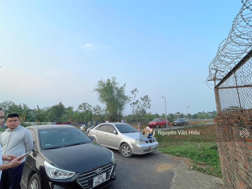 Chính chủ bán 110m2 thôn hoà lạc gần hồ sen trung tâm hòa lạc 0911 162 ***
