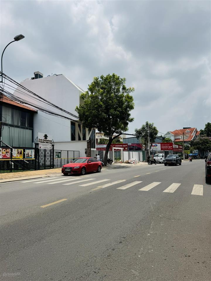 Bán biệt thự độc bản 2 mặt tiền view sông 1000m2 chỉ 325 tỷ nguyễn văn hưởng thảo điền quận 2