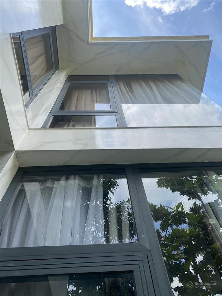 Giảm 10% bán gấp biệt thự khu compound trần não 210m2 giá 48 tỷ sân vườn 3 tầng tốt nhất khu quận 2