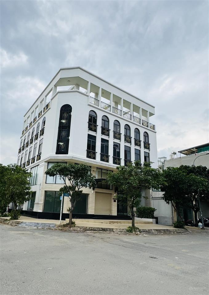 Khu vip xây cao hầm 6 tầng trần não quận 2 phù hợp xây toà văn phòng căn hộ dịch vụ hoặc biệt thự ở