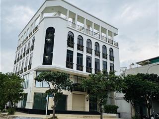 Khuôn đất xây cao hầm 6 tầng khu vip trần não q2 phù hợp xây toà nhà căn hộ dịch vụ hoặc biệt thự ở