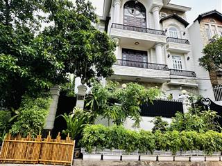 Cần tiền bán biệt thự hồ bơi sân vườn 326m2 chỉ 50 tỷ, 3 tầng ngay nguyễn văn hưởng, thảo điền, q2