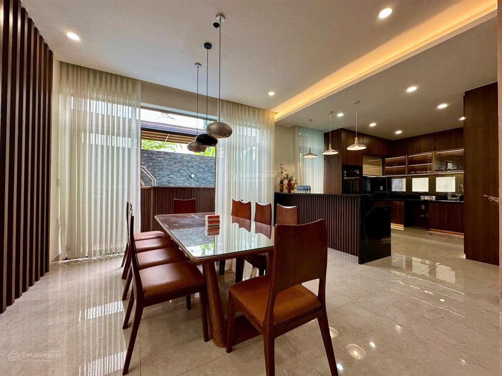 Biệt thự quận 2 hồ bơi sân vườn 240m2 chỉ 55 tỷ giá tốt nhất công viên cao đức lân full nội thất