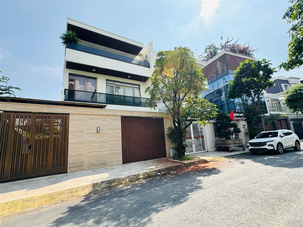 Biệt thự quận 2 hồ bơi sân vườn 240m2 chỉ 55 tỷ giá tốt nhất công viên cao đức lân full nội thất