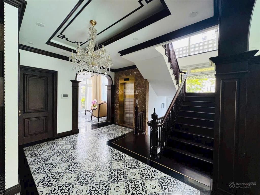 Biệt thự hồ bơi mới đẹp 250m2 chỉ 82 tỷ khu compound vip 200 nguyễn văn hưởng thảo điền quận 2