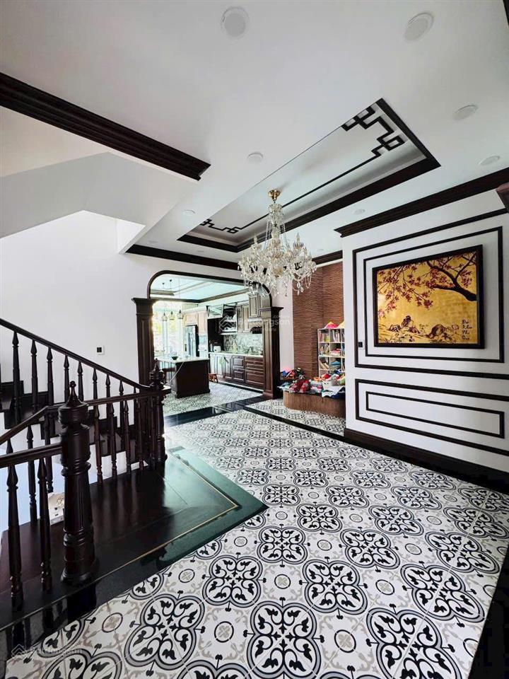 Biệt thự hồ bơi mới đẹp 250m2 chỉ 82 tỷ khu compound vip 200 nguyễn văn hưởng thảo điền quận 2