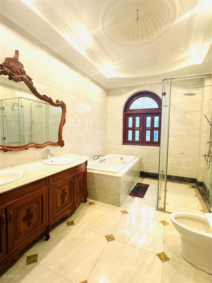Biệt thự compound thảo điền 8 phòng ngủ 250m2 chỉ 80tỷ khu compound xuân thuỷ hầm 4 tầng thảo điền