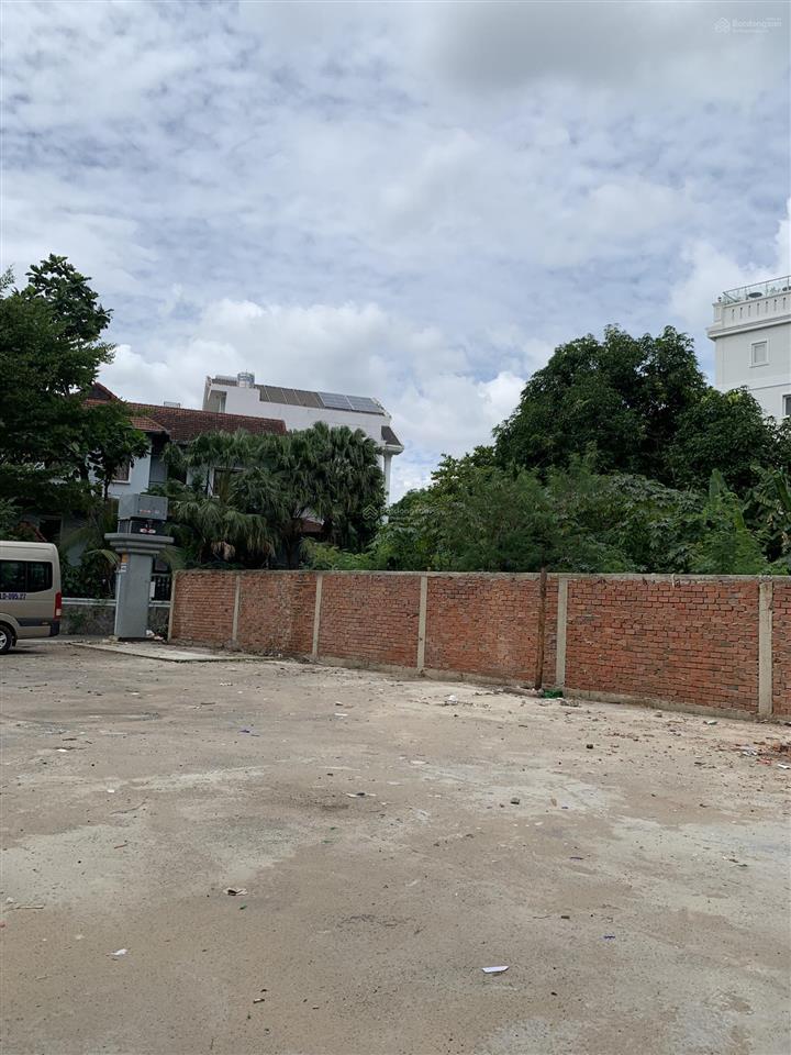 Giảm giá khuôn đất lớn 584m2 trục trần não quận 2 khu vực xây 5 tầng chỉ 69 tỷ tiện mua ở và đầu tư