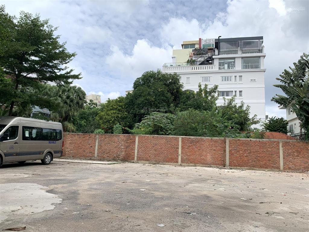 Giảm giá khuôn đất lớn 584m2 trục trần não quận 2 khu vực xây 5 tầng chỉ 69 tỷ tiện mua ở và đầu tư