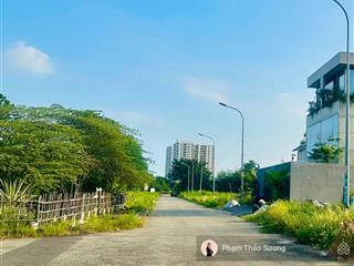 Giá rẻ nhất thị trường! bán nền đất 237 m2 view sát mt chính 20m  liền kề global city chỉ 79tr/m2