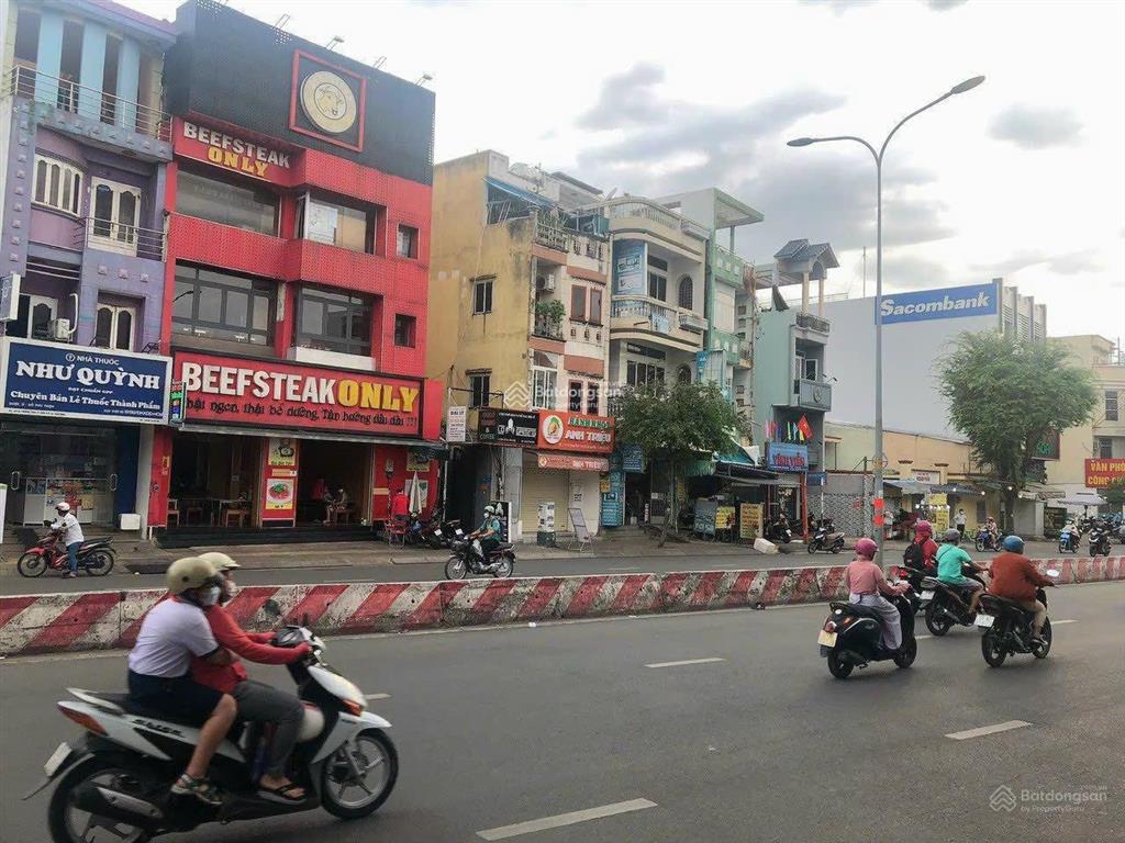 Nợ bank  bán gấp nhà siêu khan hiếm mặt tiền đường 3/ 2  q 10, 4.2x20m, 3 tầng giá bán 20 tỷ