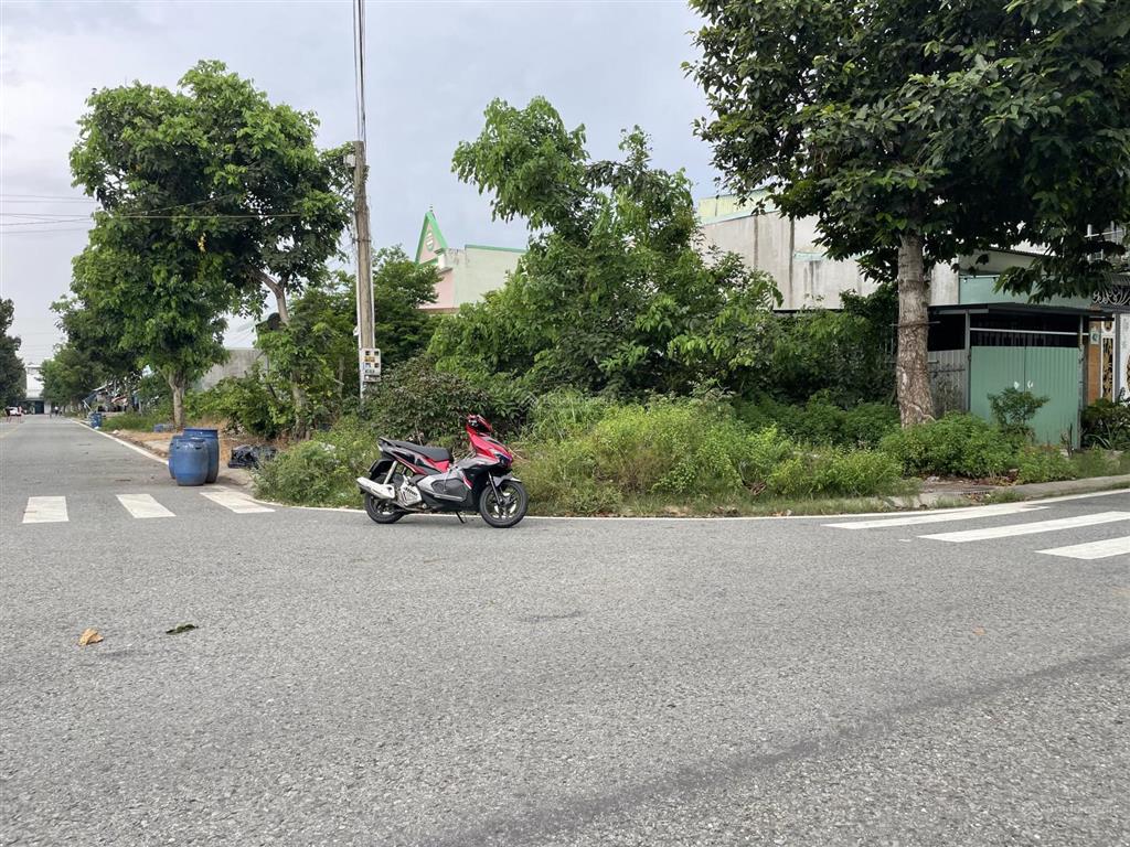 Cần bán gấp lô góc 2 mặt tiền đường số 73 và số 88, khu tđc phú chánh, trung tâm tp mới giá tốt