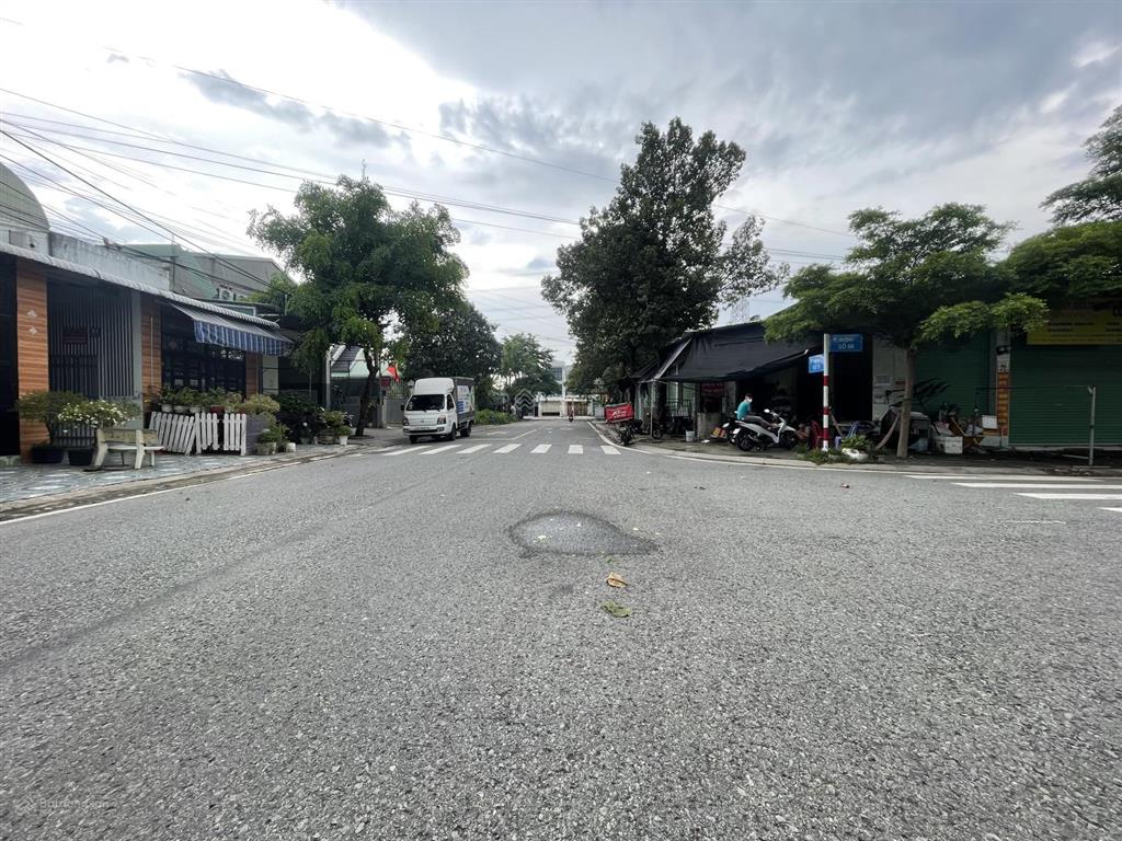 Cần bán gấp lô góc 2 mặt tiền đường số 73 và số 88, khu tđc phú chánh, trung tâm tp mới giá tốt