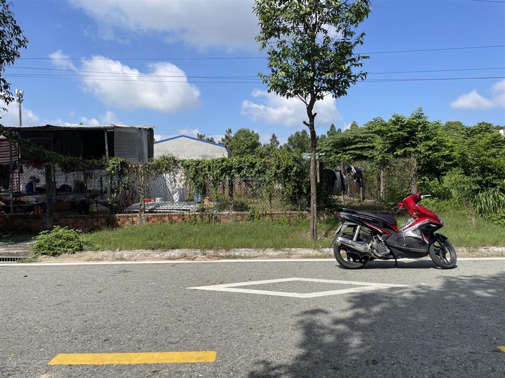 Chính chủ cần bán gấp lô đất trong khu tam giác vàng tđc phú chánh b, đường số 43, giá tốt