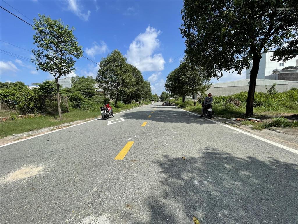 Chính chủ cần bán gấp lô đất trong khu tam giác vàng tđc phú chánh b, đường số 43, giá tốt