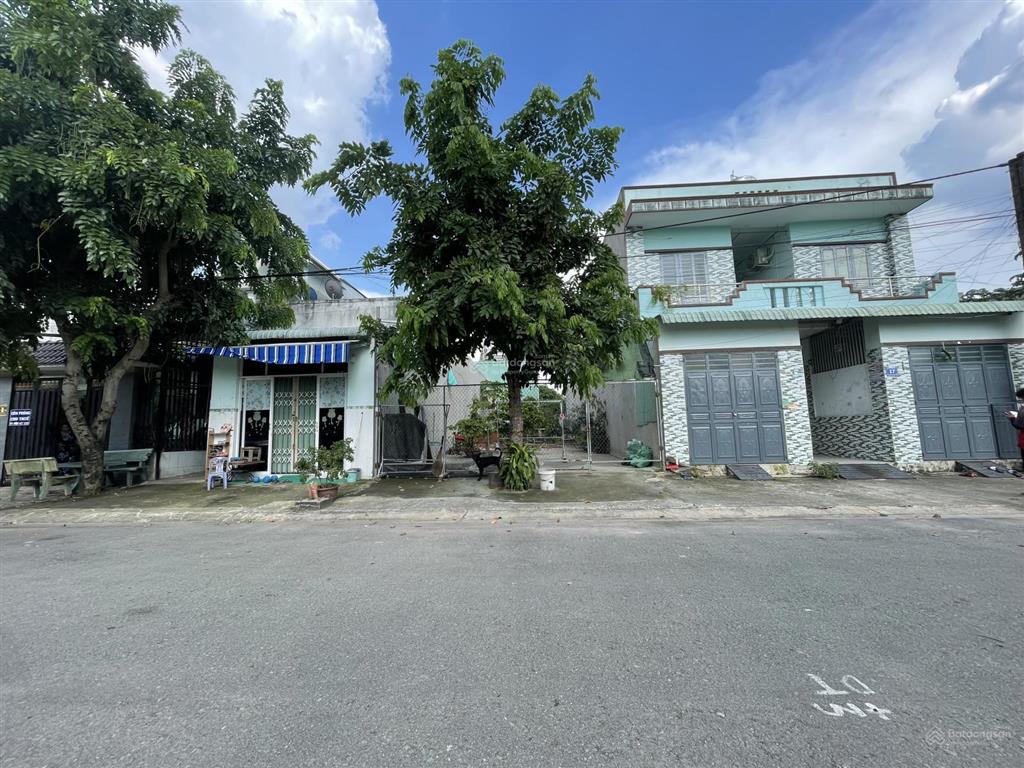 Chính chủ cần bán gấp lô đất mặt tiền đường d11 khu tđc phú mỹ, trung tâm tp mới, giá tốt