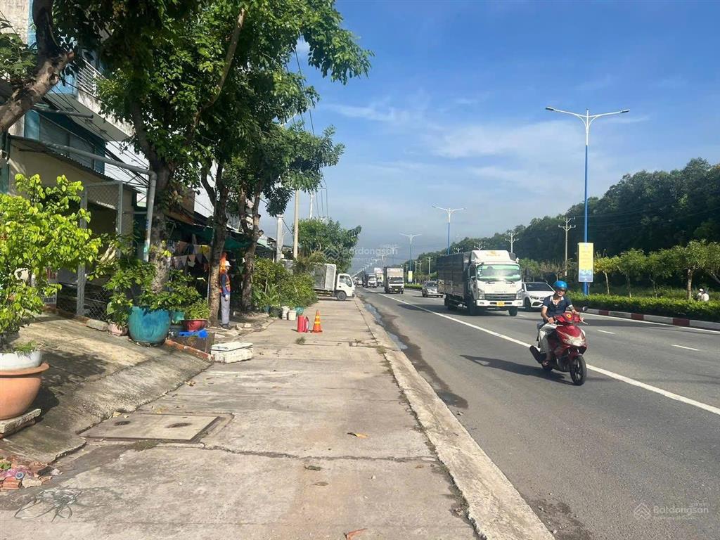 Chính chủ cần bán gấp đất mặt tiền đường nguyễn văn linh, giá tốt