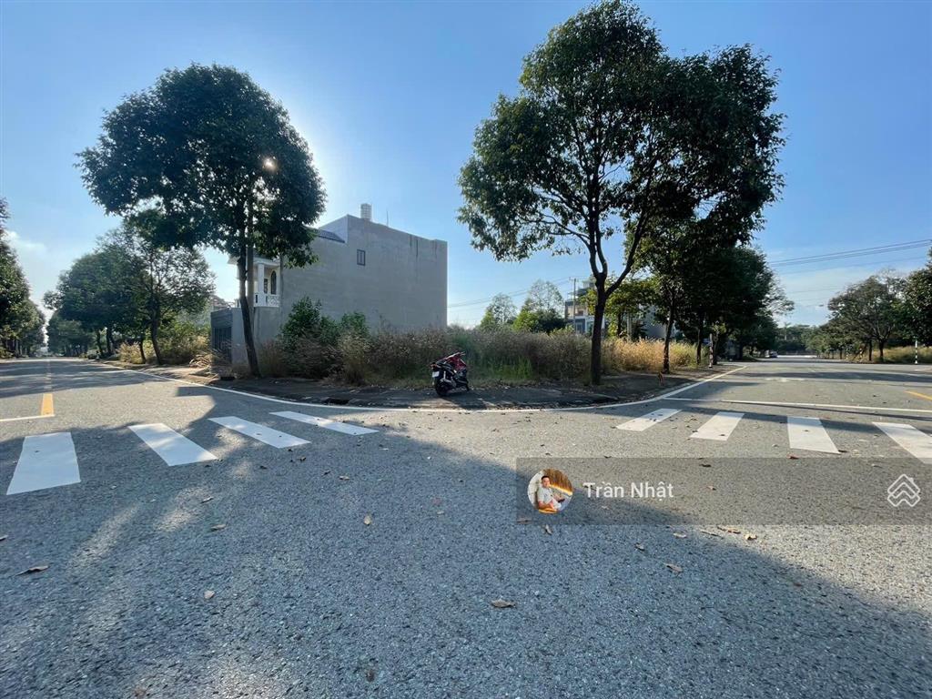 Chính chủ cần bán gấp lô góc 2 mặt tiền đường số 7b và số 16 tđc tp mới bình dương