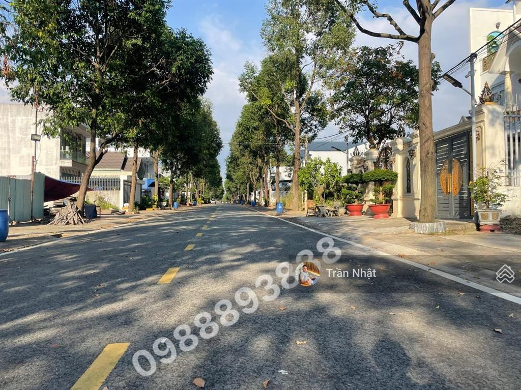 Chính chủ cần bán gấp lô góc 2 mặt tiền đường số 7b và số 16 tđc tp mới bình dương