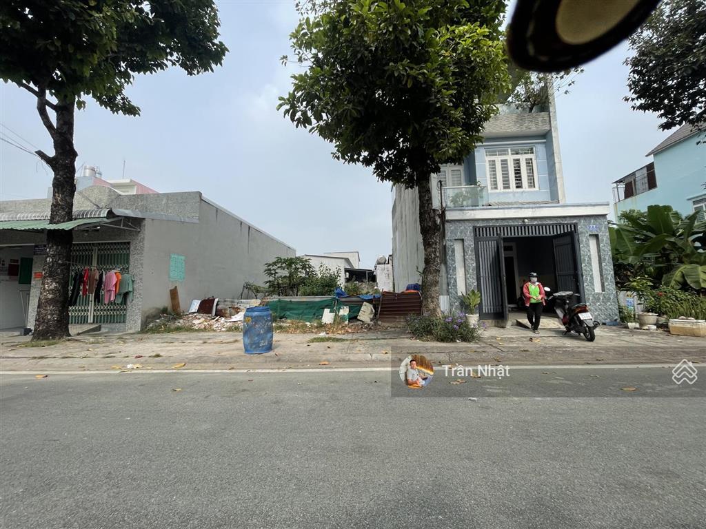 Chính chủ gửi bán gấp lô đất đường số 40 tđc phú chánh b ngay chợ, trường học giá tốt