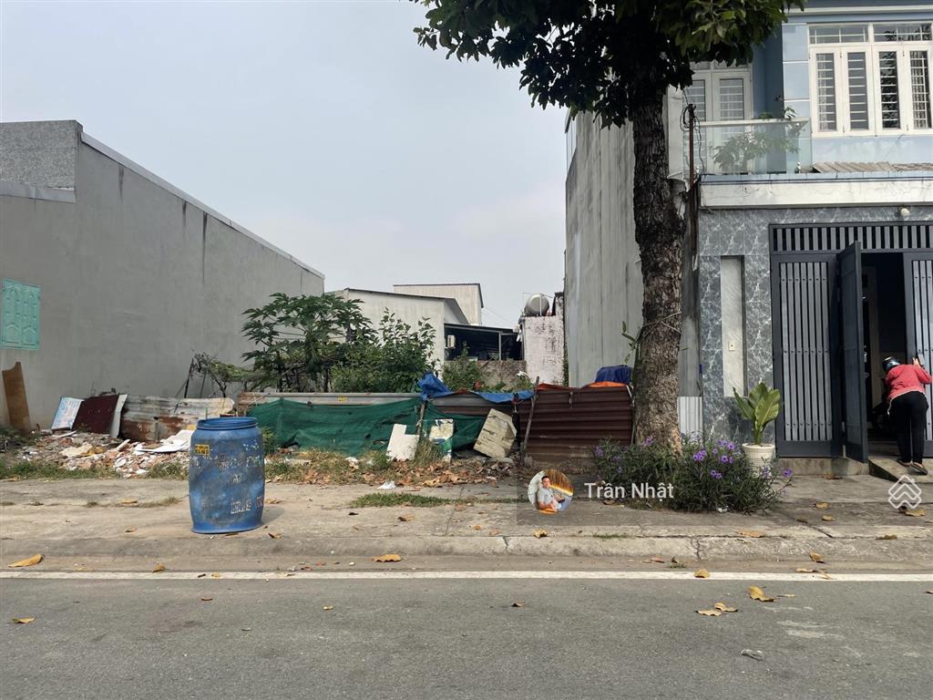 Chính chủ gửi bán gấp lô đất đường số 40 tđc phú chánh b ngay chợ, trường học giá tốt