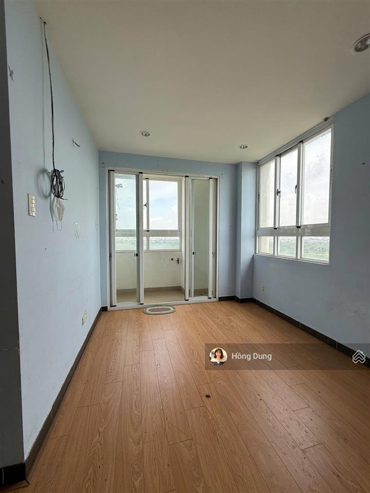 Bán căn hộ 3 phòng ngủ chung cư a.view, nhà rộng, được sửa lại đẹp, giá 3,05 tỷ