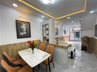 Nhà đẹp, mới, full nội thất ngay trung tâm nha trang. rộng rãi, 2 mặt đường