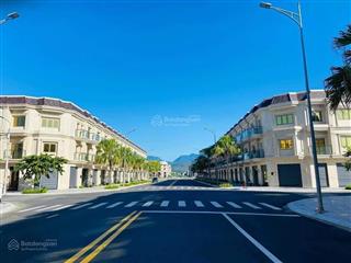 Bán đất lakesides đường7,5 m gia 3.8 ty đến 4.5 tya vhij em  hồng hạnh tư vấn nhiệt tình