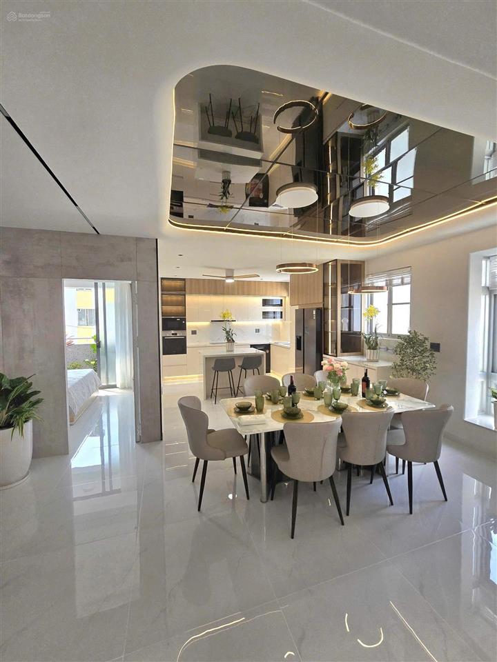 Bán siêu phẩm penthouse sky garden phú mỹ hưng, 265m2, nội thất sang trọng  giá 17,5tỷ