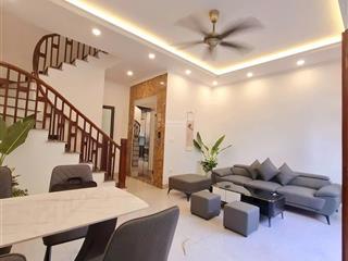 Nhà thạch bàn 48m2 5tầng thang máy  full đồ, ôtô đỗ cửa chỉ 9.6 tỷ có tl