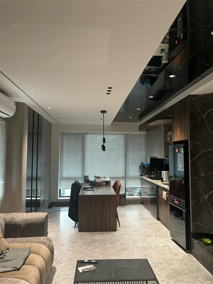 Bán nhà phố trạm200m lên cầu vĩnh tuy 50m 6t thang máyô tô vào đi thông full đồ