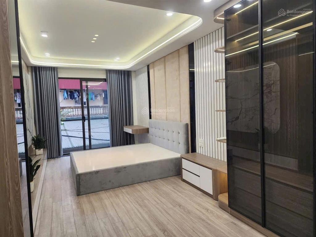 Bán nhà thạch bàn cổ linh 45m 6 tầng , thang máy full đồ , ngõ công đi thông chỉ hơn 9 tỷ