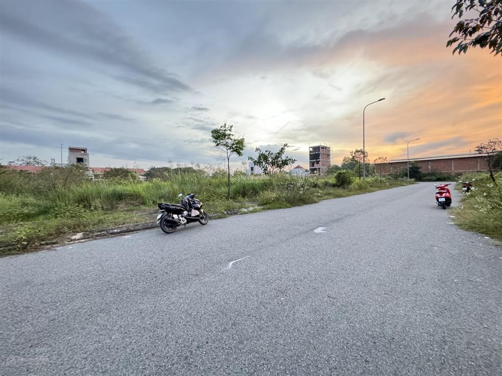 Bán gấp lô đất đẹp tđc phước thiện  sát bên vđ3  vinhomes. giá chỉ 7,35 tỷ