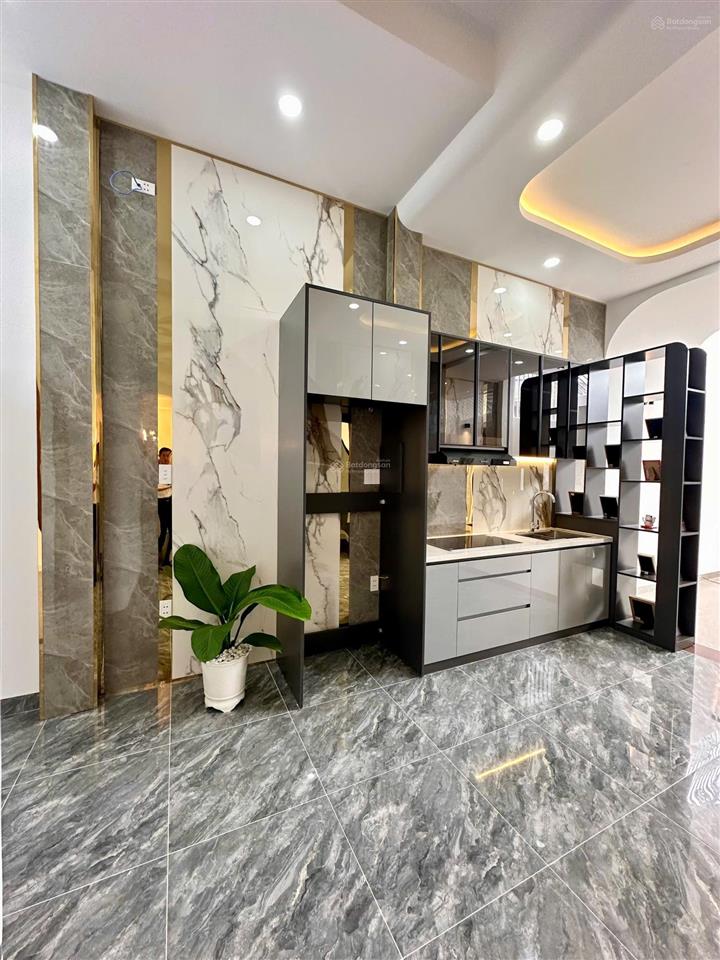 Bán căn nhà đẹp, 1 trệt 2 lầu. giá chỉ 6,3 tỷ ngay ngã 3 mỹ thành  sát bên ford suối tiên