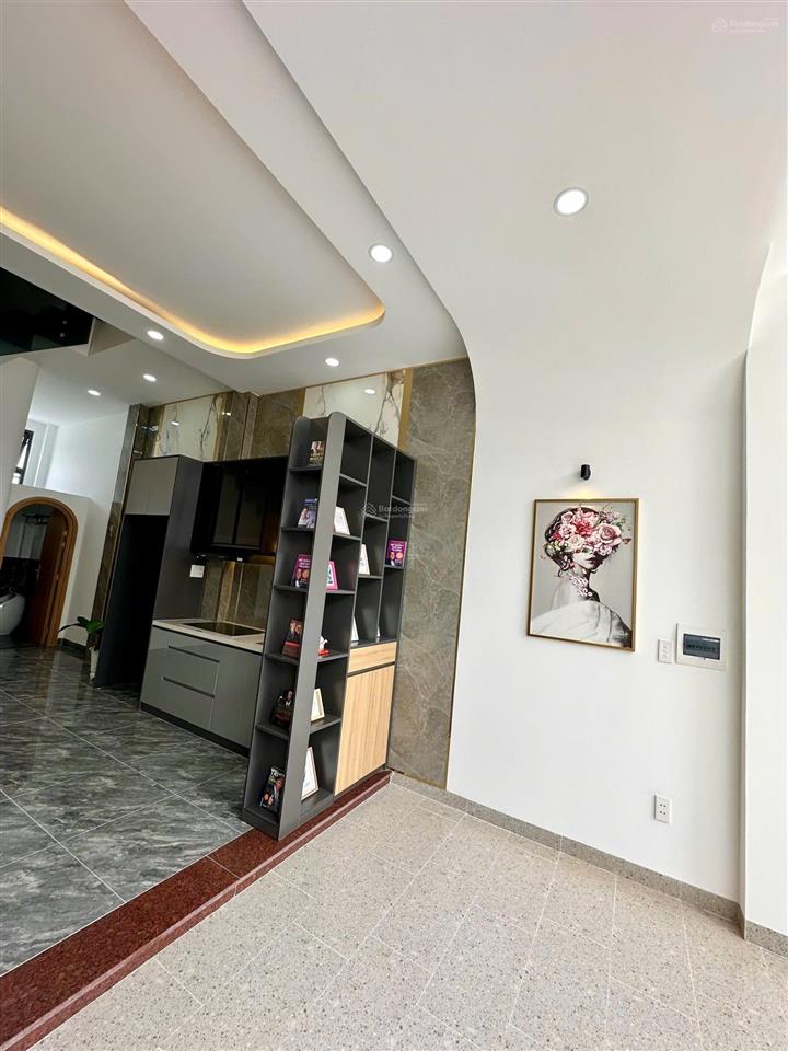 Bán căn nhà đẹp, 1 trệt 2 lầu. giá chỉ 6,3 tỷ ngay ngã 3 mỹ thành  sát bên ford suối tiên