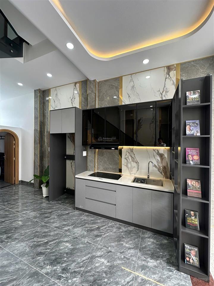 Bán căn nhà đẹp, 1 trệt 2 lầu. giá chỉ 6,3 tỷ ngay ngã 3 mỹ thành  sát bên ford suối tiên