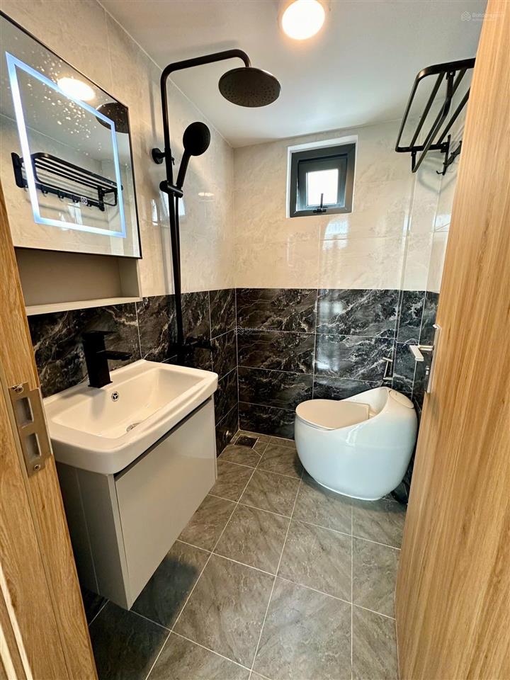 Bán căn nhà đẹp, 1 trệt 2 lầu. giá chỉ 6,3 tỷ ngay ngã 3 mỹ thành  sát bên ford suối tiên