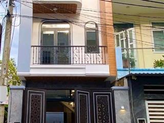 Bán căn nhà mới đẹp  ngay trường đại học tài chính maketing cách kcn cao 1km