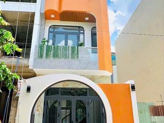 Bán nhà mới xây đẹp  ngay sát bên vinhomes và vđ 3  tp thủ đức