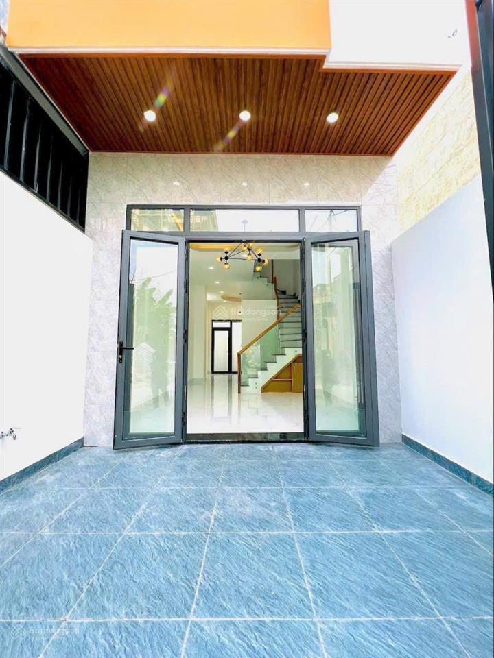 Bán căn nhà mới ngay trường đại học luật  phường long phước cách vinhomes 3km
