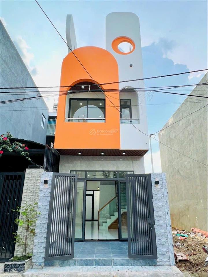 Bán căn nhà mới ngay trường đại học luật  phường long phước cách vinhomes 3km
