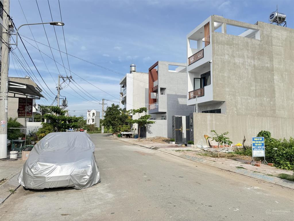 Bán gấp lô đất đẹp đường 13m kdc đặng gia phát  phường long phước  gần vinhomes