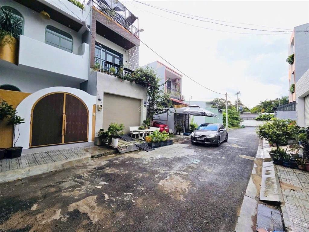 Bán gấp lô đất đẹp đường long thuận đối diện phim trường q9  cách vinhomes 3km