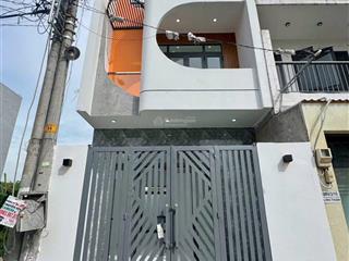 Bán căn nhà đẹp giá tốt ngay trung tâm phường long phước gần trường đại học luật